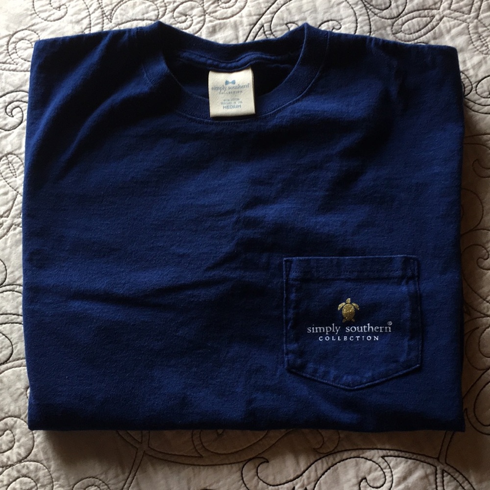Simply Southern navy blue T-shirt!